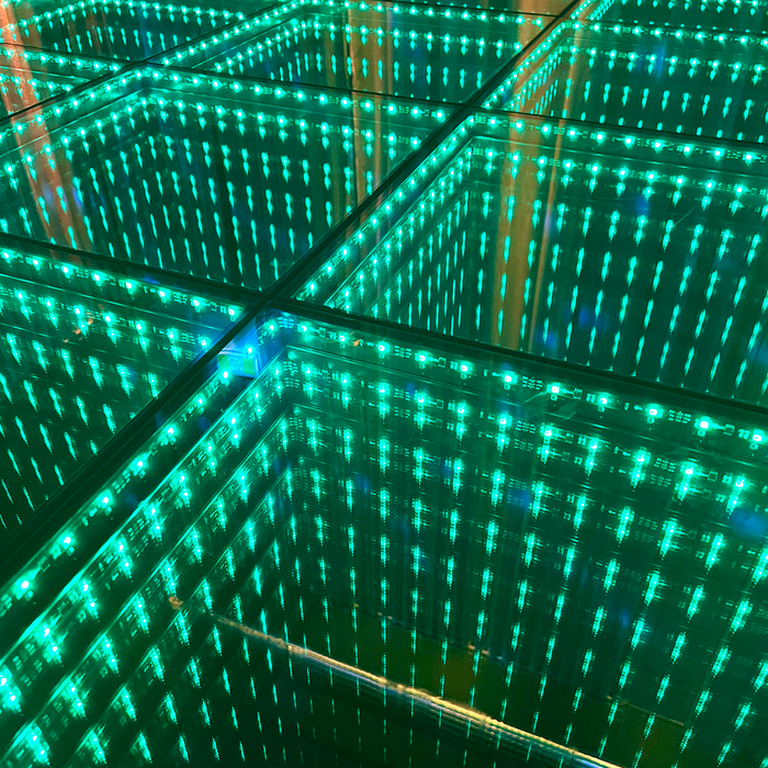 Light-Up Dance Floor (Infinity Mirror)